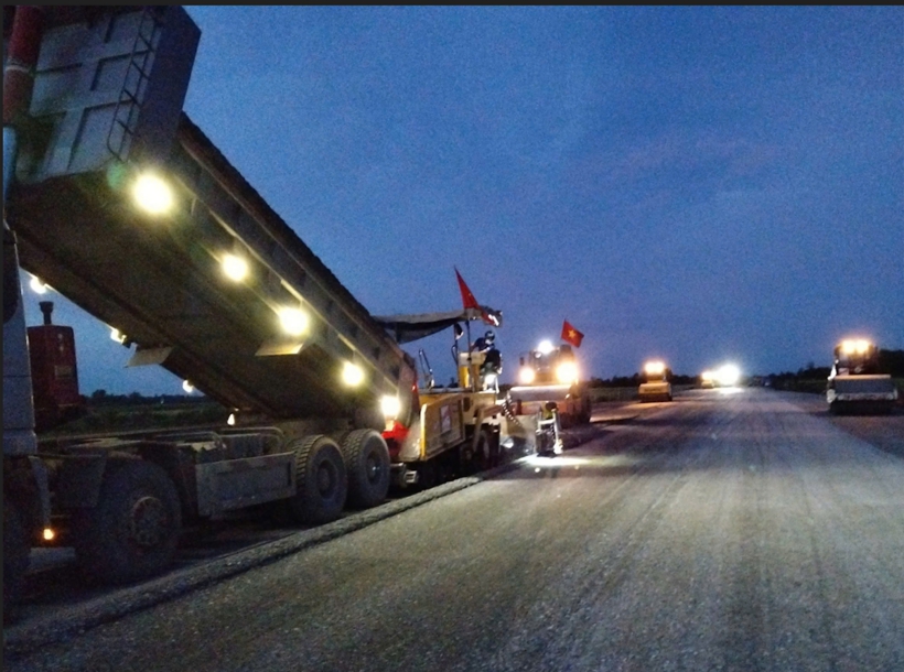 Xuyên lễ, xuyên đêm thi công cao tốc Cần Thơ - Cà Mau - Ảnh 2