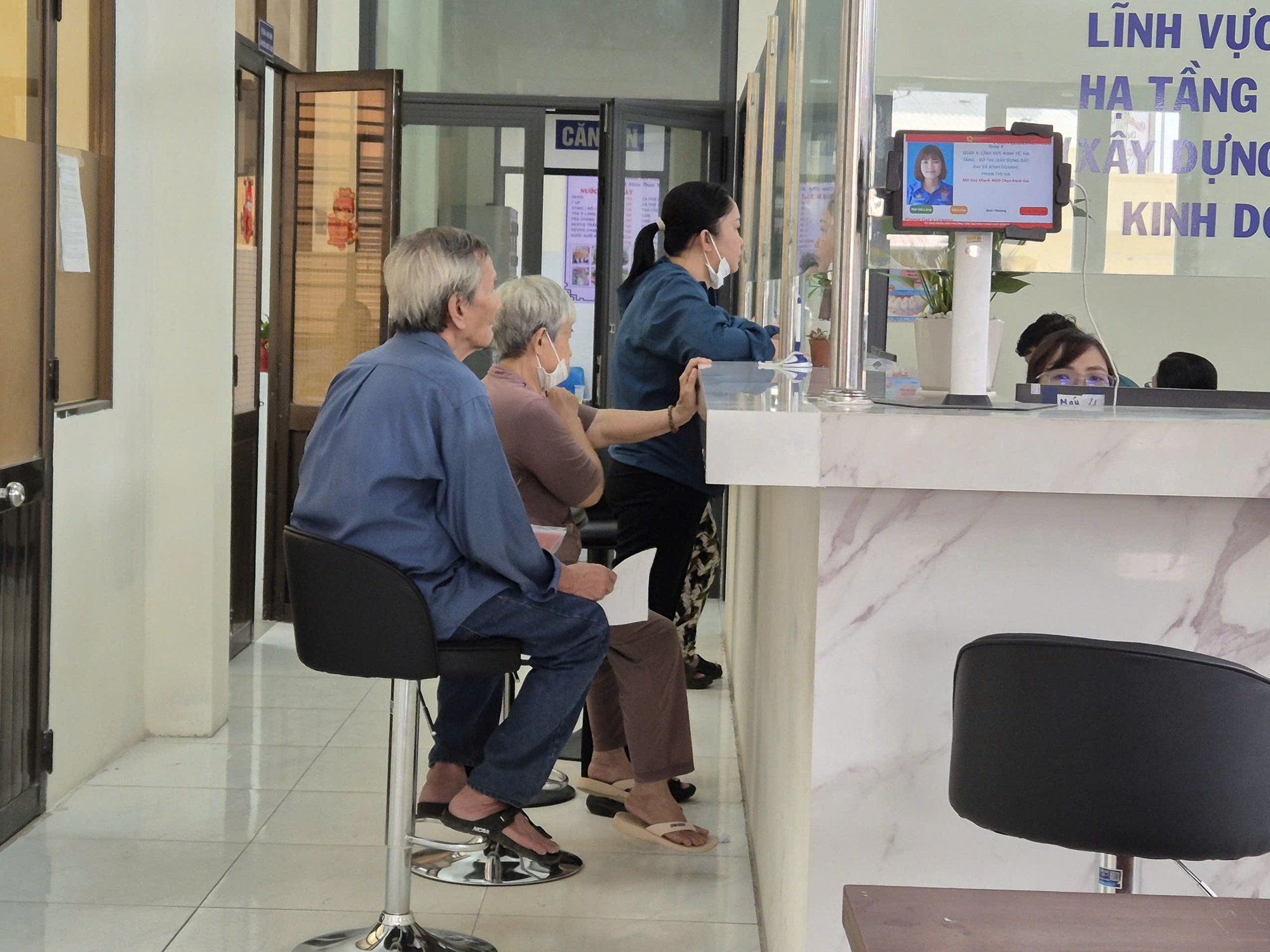 Người hưởng trợ cấp hưu trí xã hội sẽ hưởng mức BHYT thế nào? - Ảnh 1