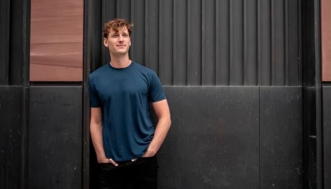 Luật sư tập sự hóa founder startup AI 5 tỷ USD: Hành trình khởi nghiệp của chàng trai từ chính những giờ làm việc kiệt sức - Ảnh 1