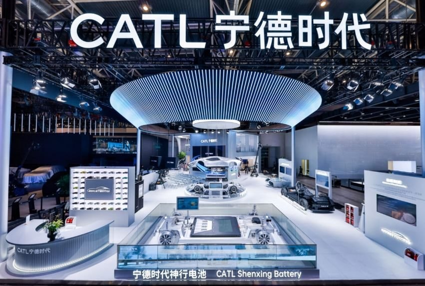 Xuất hiện loại pin xe điện thế hệ mới có tuổi thọ 12 năm, đi được 758 km/lần sạc - Ảnh 1