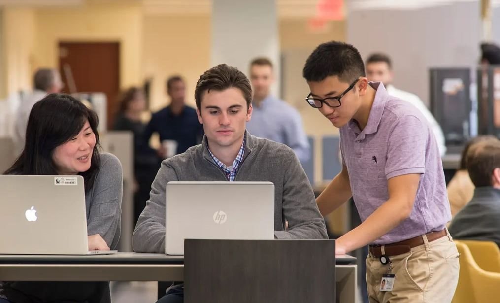 Nước Mỹ đau đầu vì quá nhiều sinh viên thất nghiệp: Giấc mơ đại học tan vỡ vì tấm bằng mất giá - Ảnh 1