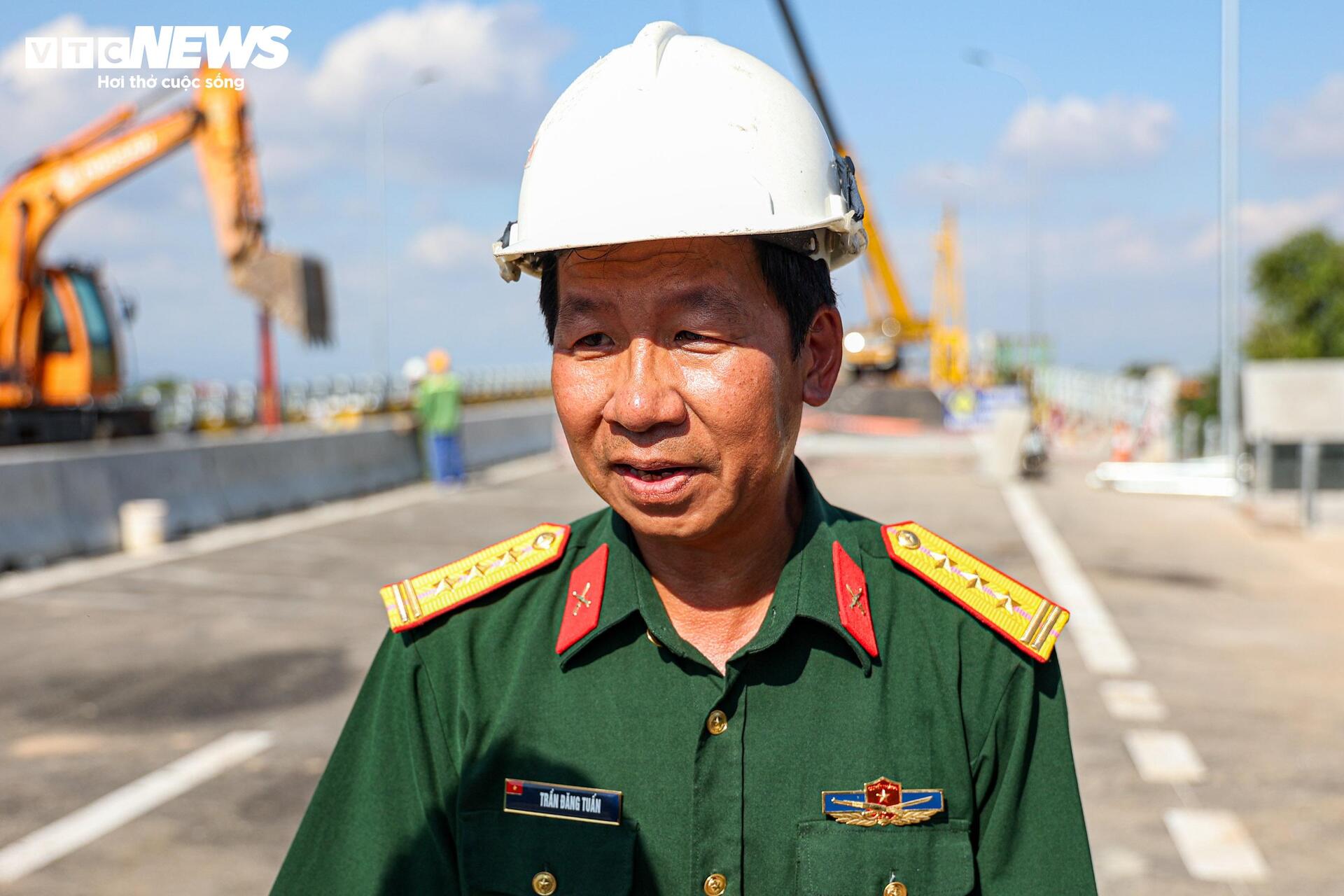 Diện mạo cầu Phong Châu nối hai bờ sông Hồng trước ngày thông xe - Ảnh 5