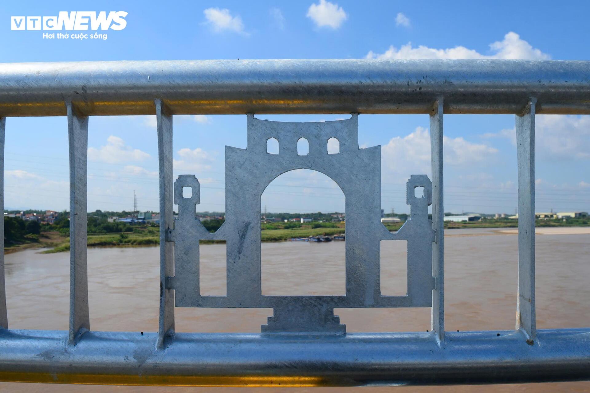 Diện mạo cầu Phong Châu nối hai bờ sông Hồng trước ngày thông xe - Ảnh 16