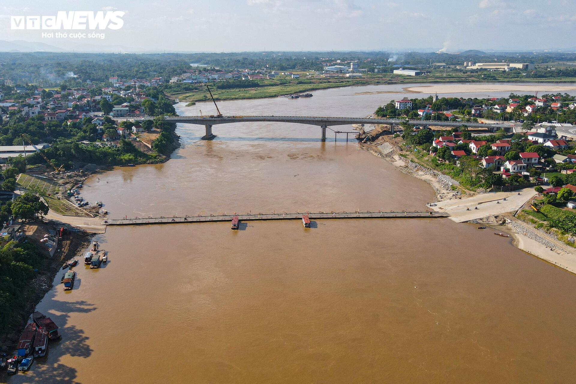 Diện mạo cầu Phong Châu nối hai bờ sông Hồng trước ngày thông xe - Ảnh 4