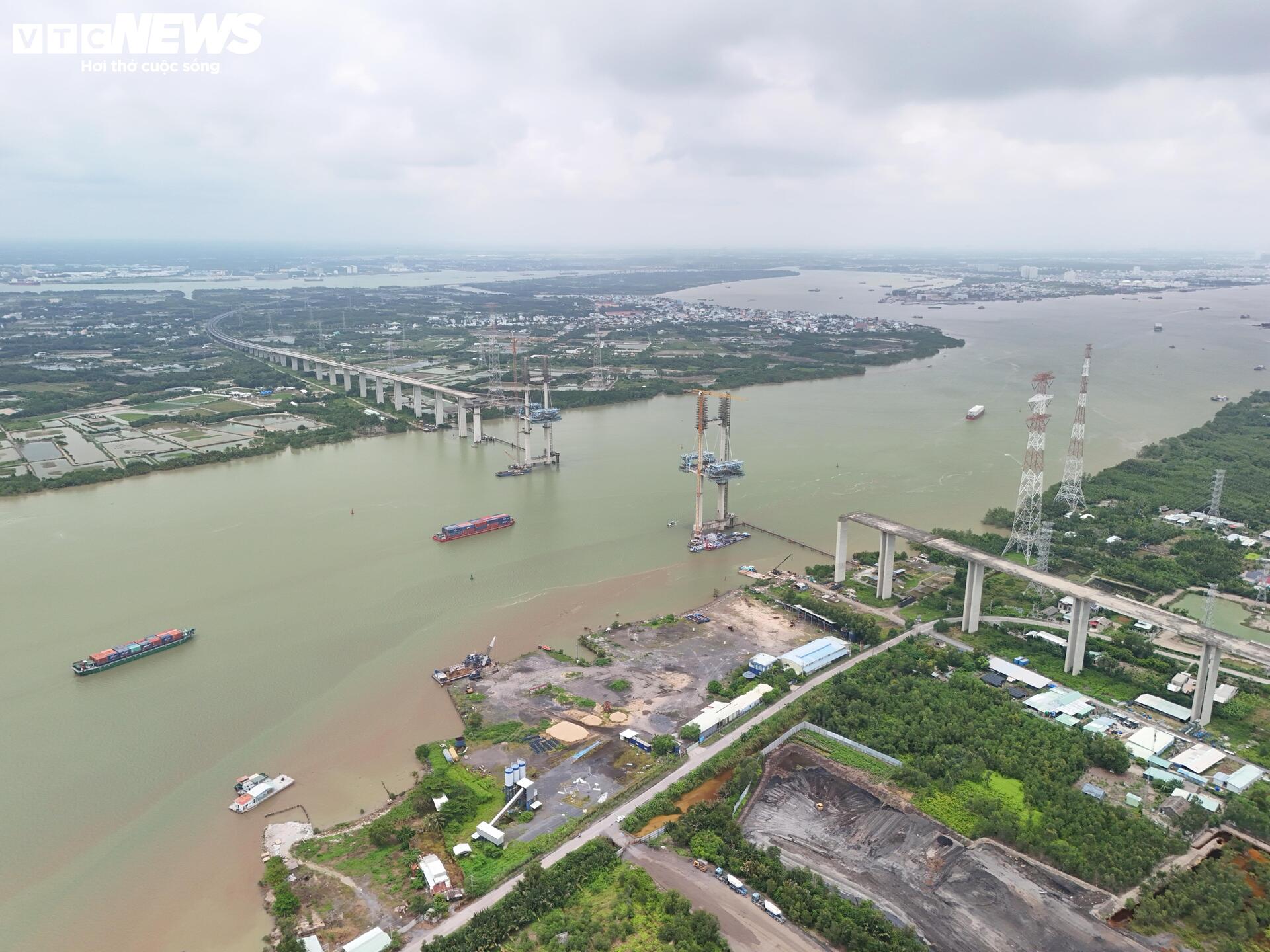Khẩn trương thi công 'nút thắt' cuối cùng của cao tốc Bến Lức - Long Thành - Ảnh 1