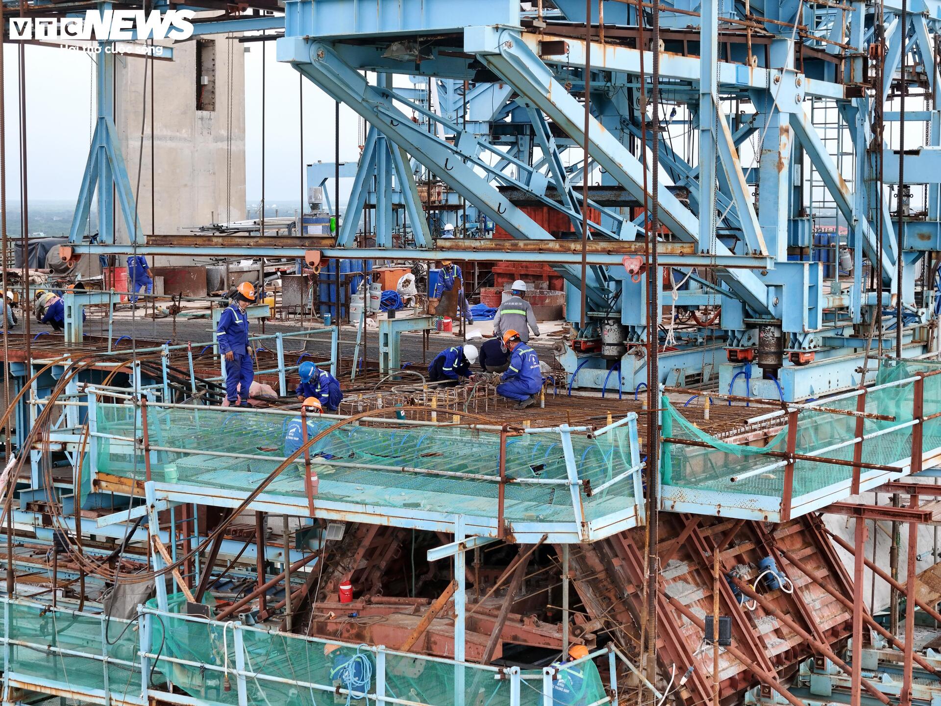 Khẩn trương thi công 'nút thắt' cuối cùng của cao tốc Bến Lức - Long Thành - Ảnh 7