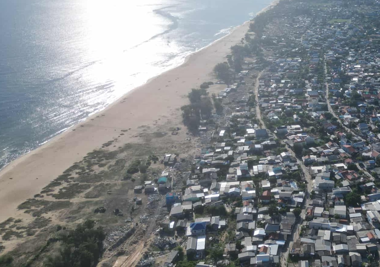 Chậm tiến độ 9 tháng, cầu vượt cửa biển lớn nhất miền Trung bây giờ ra sao? - Ảnh 13