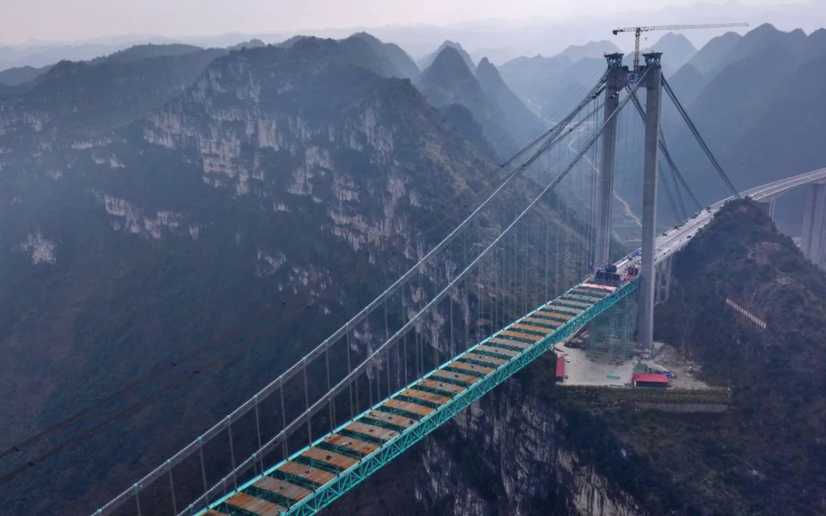 Trung Quốc thông xe cầu cao nhất thế giới, khẳng định sức mạnh hạ tầng quốc gia - Ảnh 1