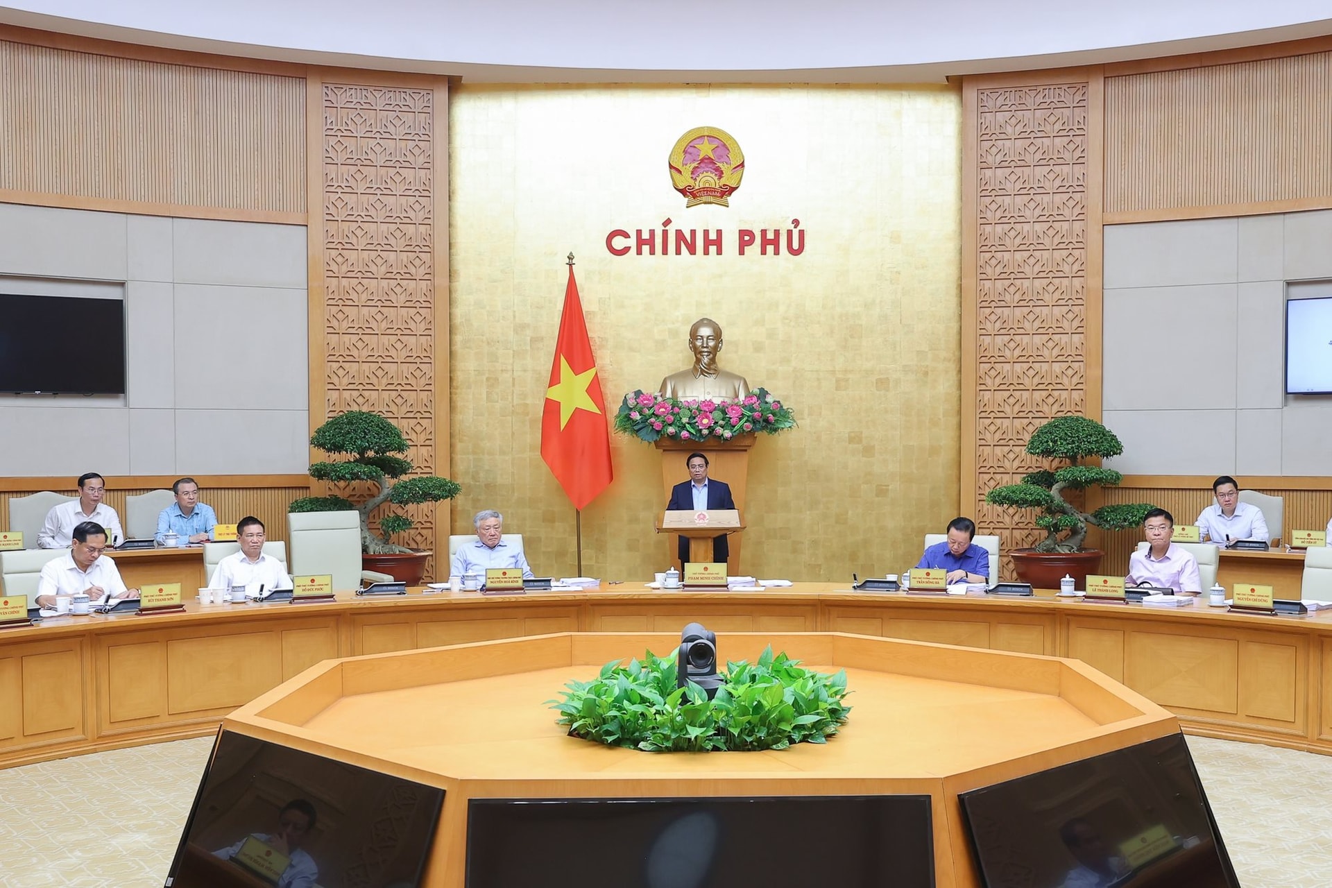 Việt Nam sắp lập kỷ lục mới với hàng trăm tỷ USD chảy về, Thủ tướng nhắc 1 mục tiêu “khó mấy cũng phải làm” - Ảnh 3