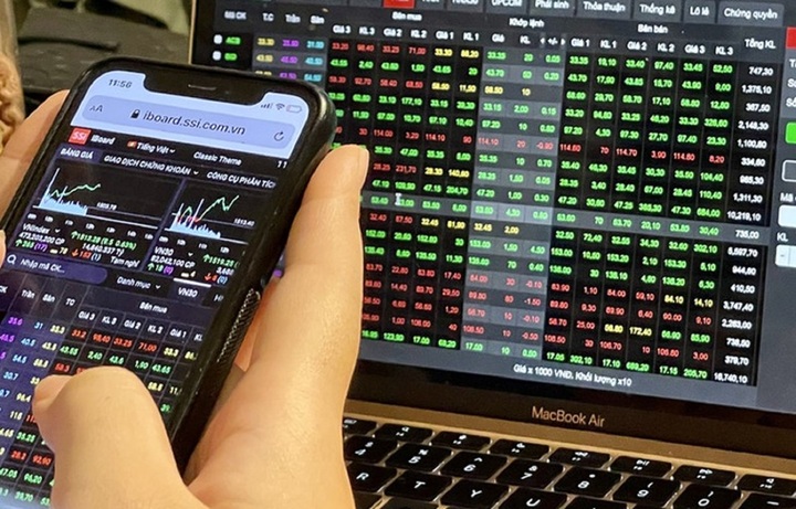 Chứng khoán liên tục tăng, vì sao nhiều nhà đầu tư vẫn chưa thể 'về bờ'? - Ảnh 1