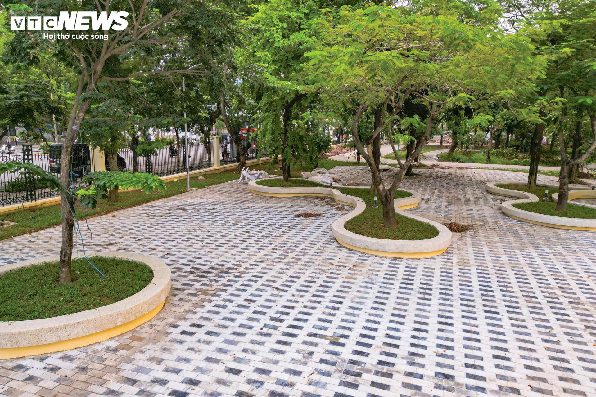 Hà Nội: Công viên Nghĩa Đô 'lột xác', xuất hiện cầu đi bộ hình cây đàn độc đáo - Ảnh 12
