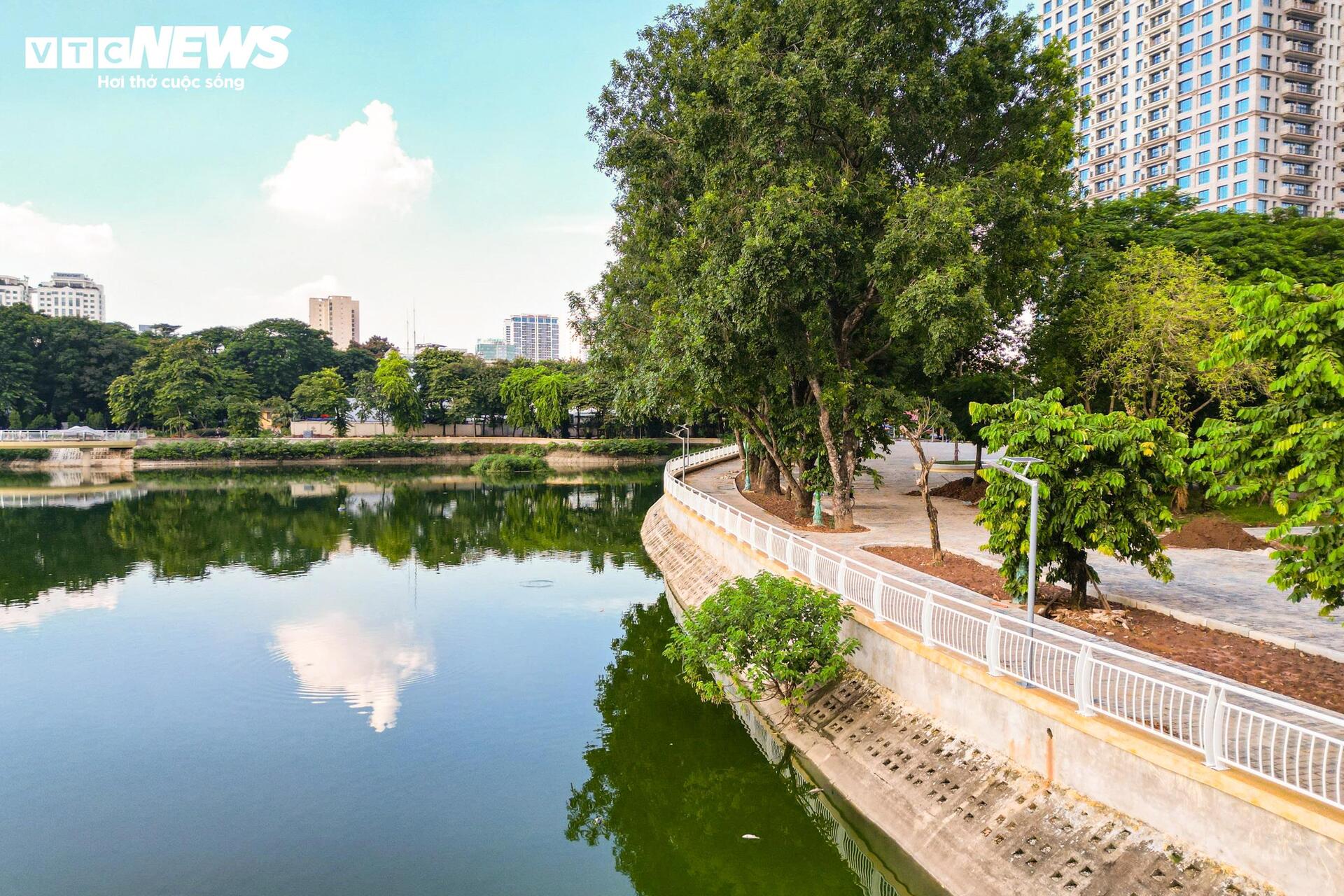 Hà Nội: Công viên Nghĩa Đô 'lột xác', xuất hiện cầu đi bộ hình cây đàn độc đáo - Ảnh 13