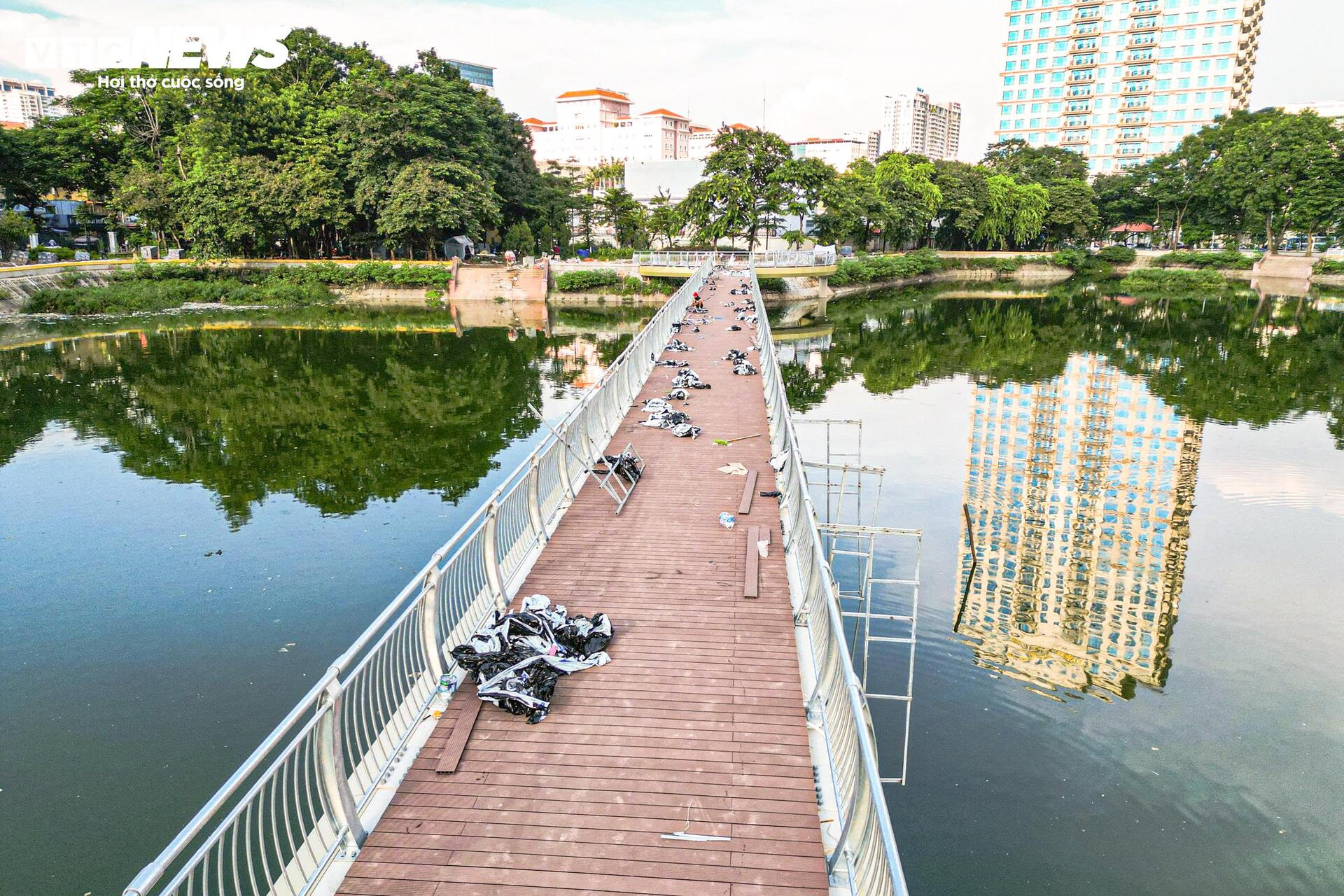 Hà Nội: Công viên Nghĩa Đô 'lột xác', xuất hiện cầu đi bộ hình cây đàn độc đáo - Ảnh 7