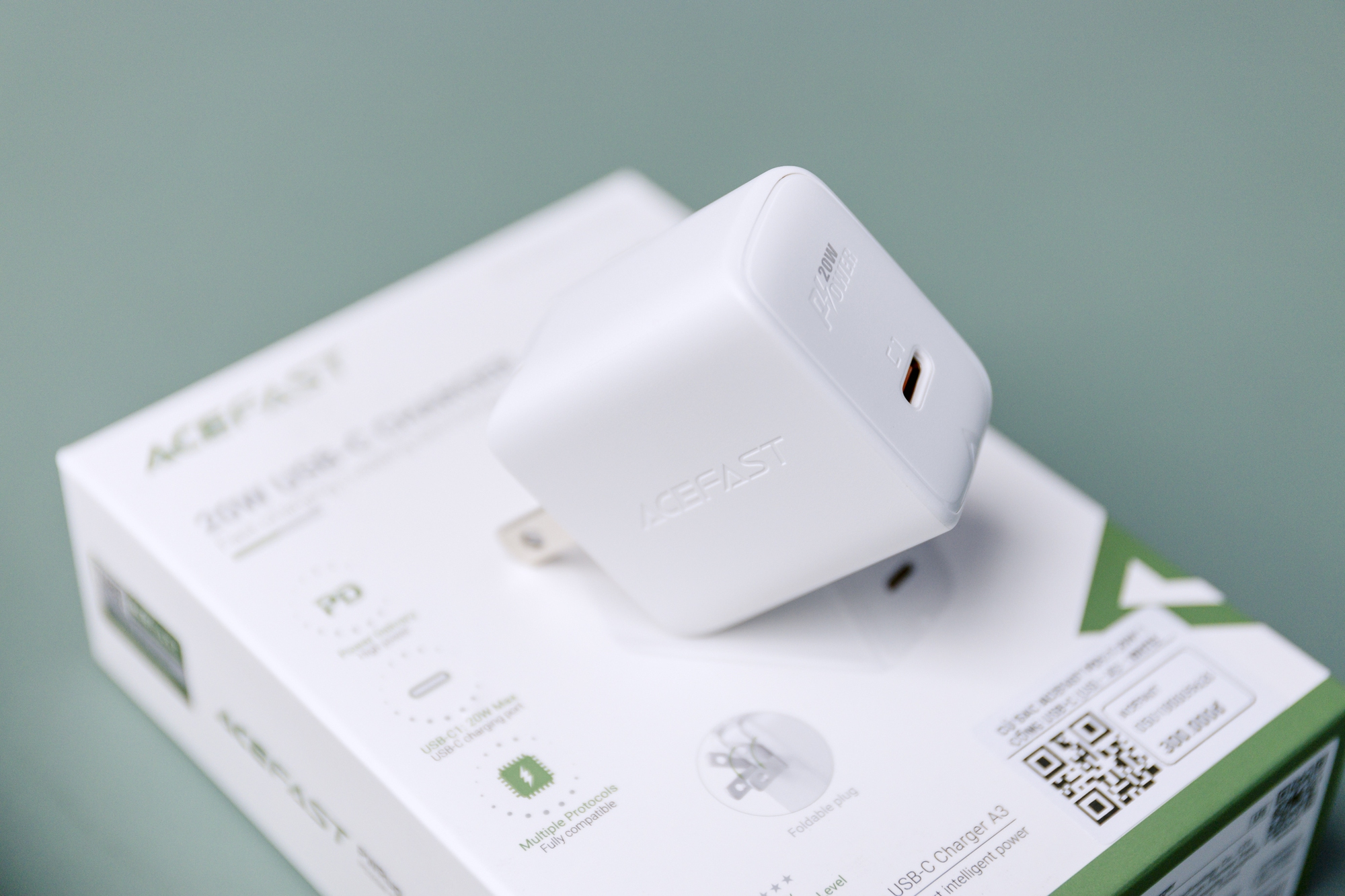 Giảm giá 9/9 cực khủng: iPhone giá sốc từ 7,3 triệu đồng, phụ kiện công nghệ rẻ khó tin - Ảnh 2