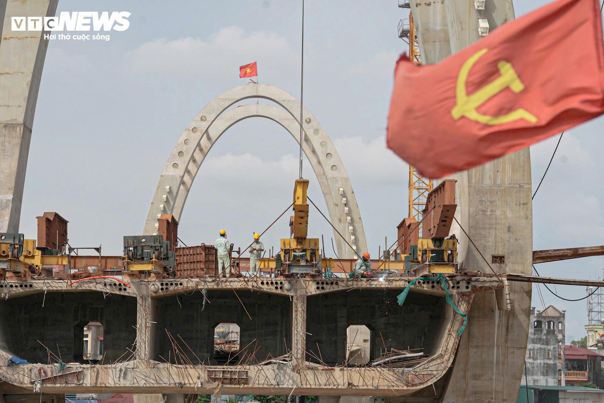 Lộ diện ‘dải lụa giao duyên’ bằng thép vắt qua sông Đuống - Ảnh 10