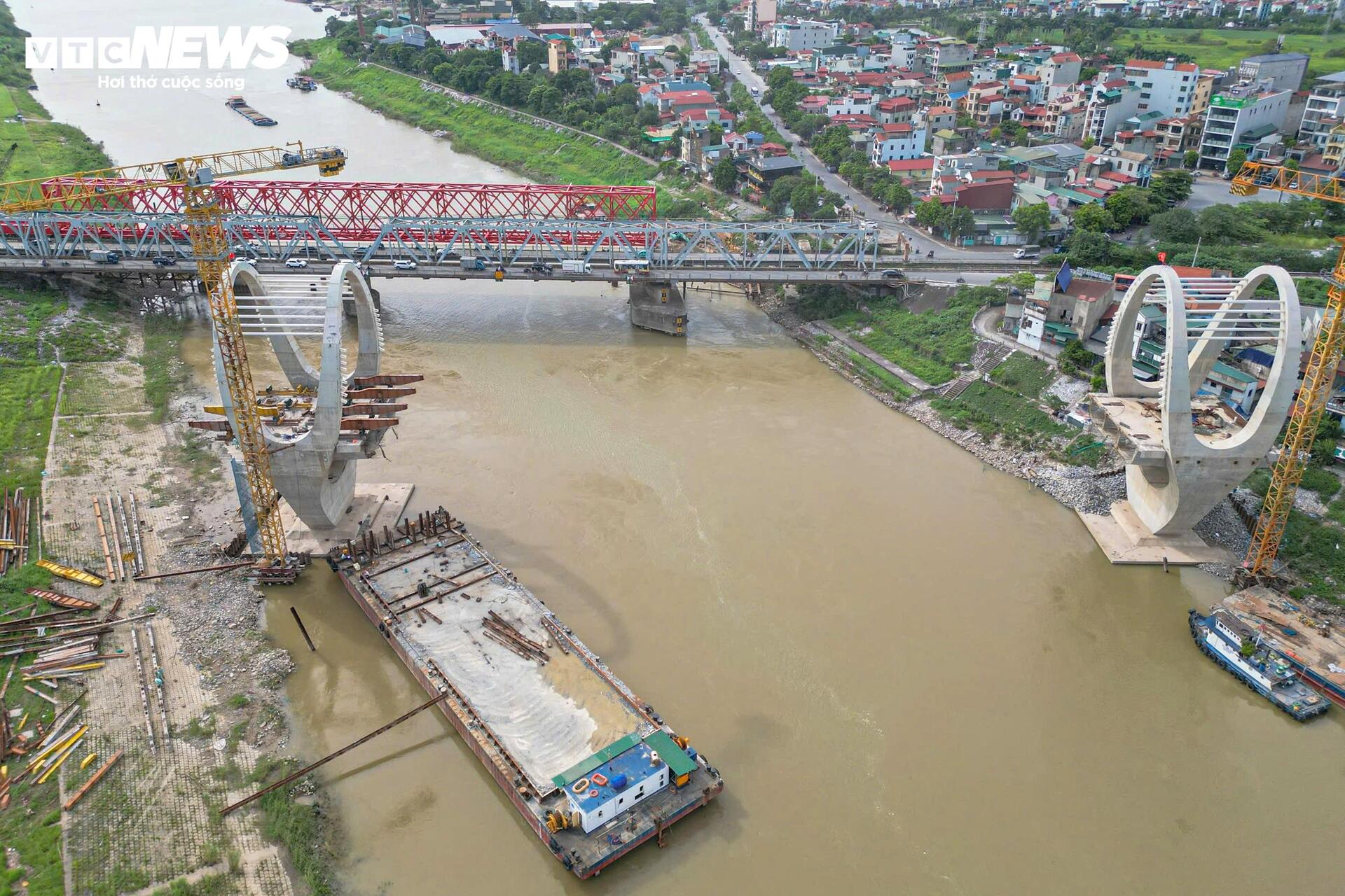 Lộ diện ‘dải lụa giao duyên’ bằng thép vắt qua sông Đuống - Ảnh 2