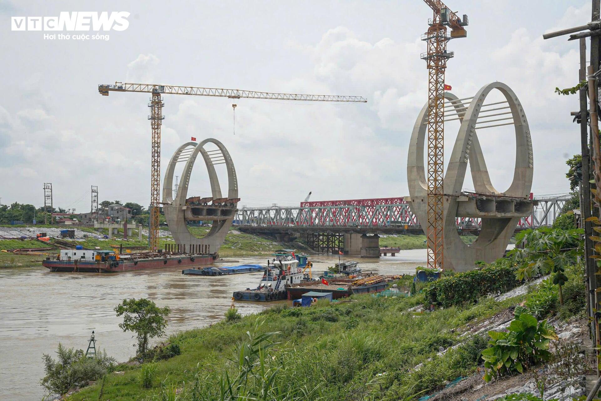 Lộ diện ‘dải lụa giao duyên’ bằng thép vắt qua sông Đuống - Ảnh 8