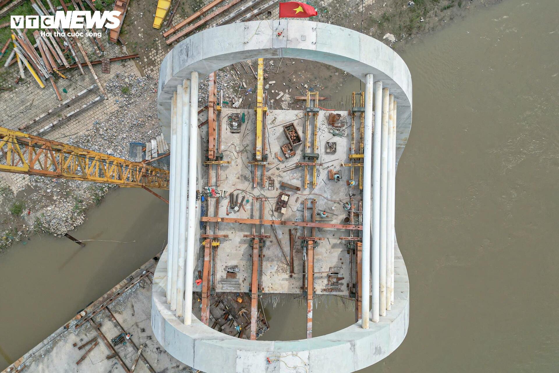 Lộ diện ‘dải lụa giao duyên’ bằng thép vắt qua sông Đuống - Ảnh 9