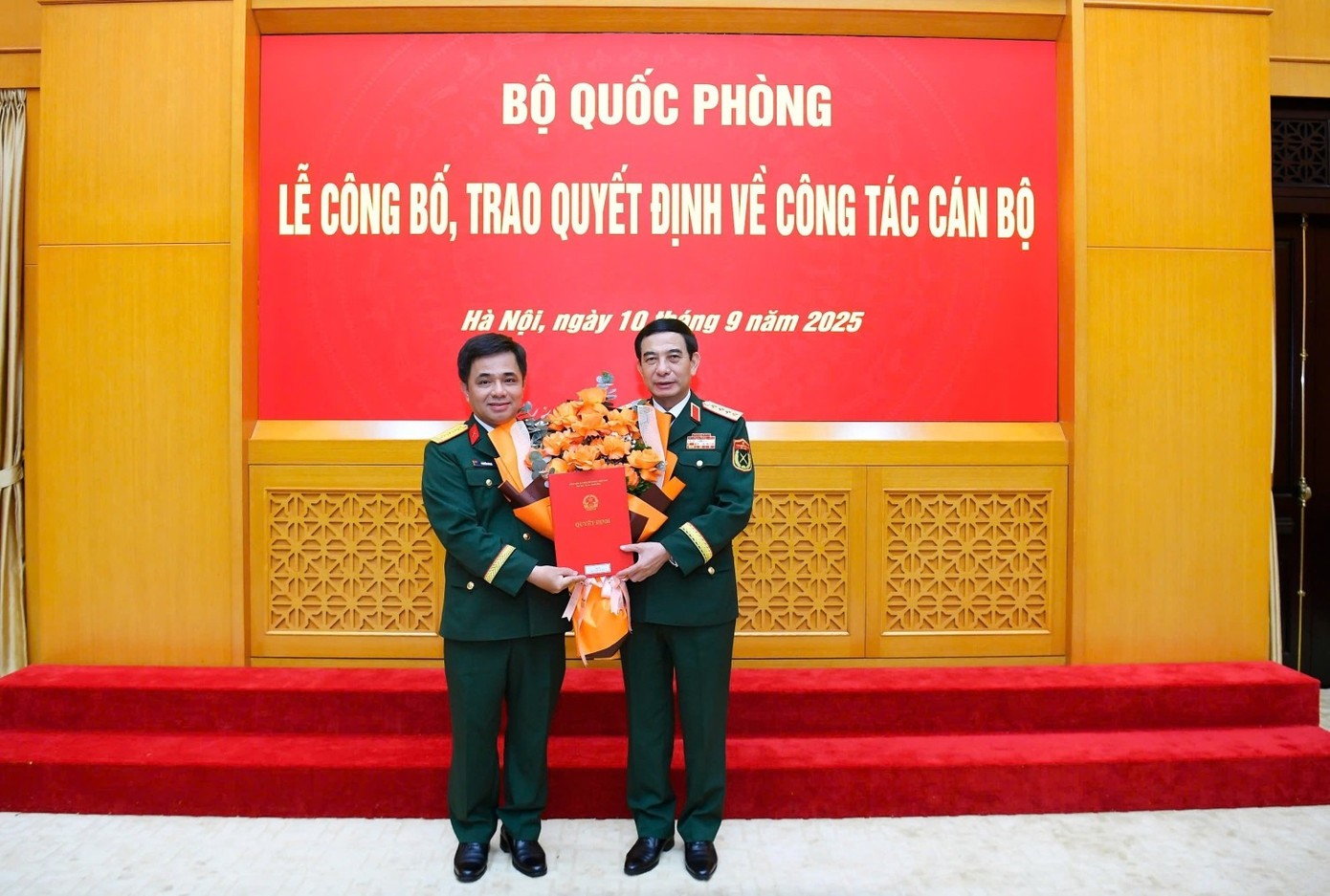 Tập đoàn Viettel có thêm hai Phó Tổng giám đốc - Ảnh 2