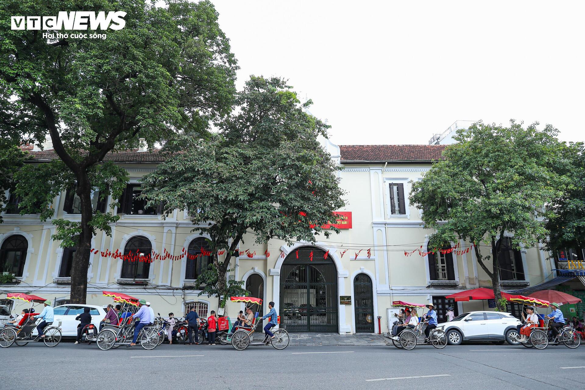 Cận cảnh 59 công trình trên đất vàng Hồ Gươm sắp phải di dời để xây quảng trường - Ảnh 18