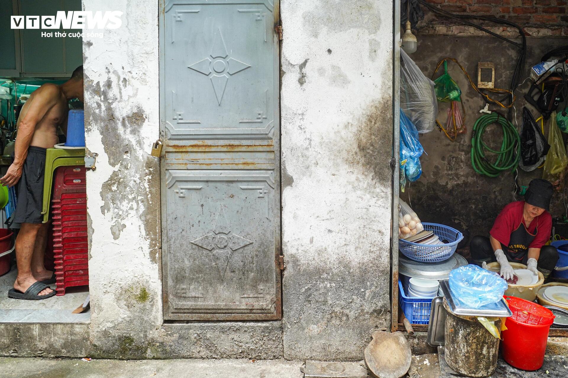 Cận cảnh 59 công trình trên đất vàng Hồ Gươm sắp phải di dời để xây quảng trường - Ảnh 10