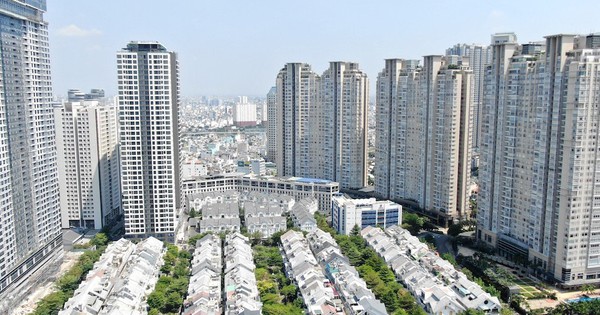 Giá nhà tăng, làm việc 26 năm mới mua được chung cư