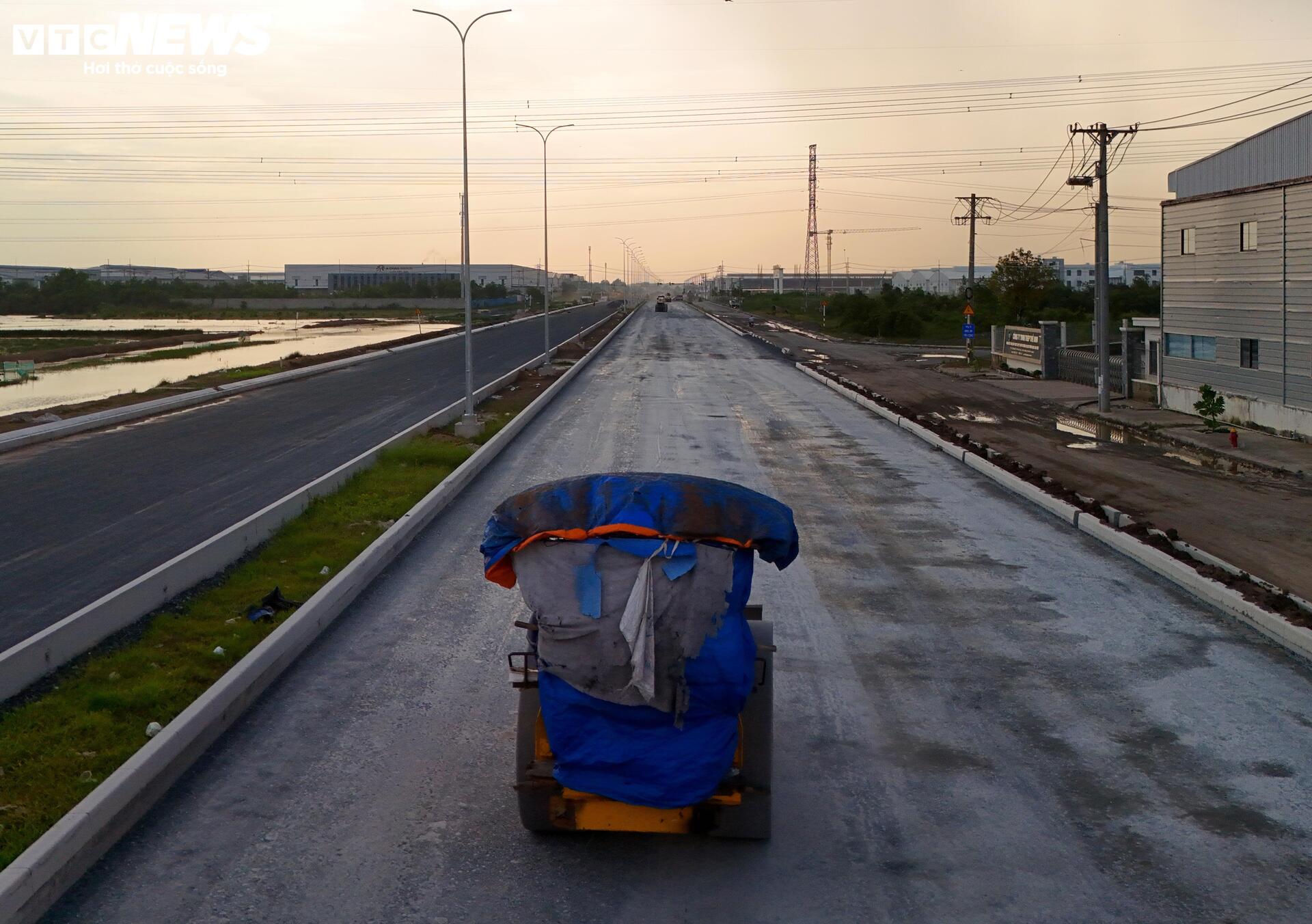 Cận cảnh đường nghìn tỷ kết nối giao thông Tây Ninh với TP.HCM - Ảnh 7