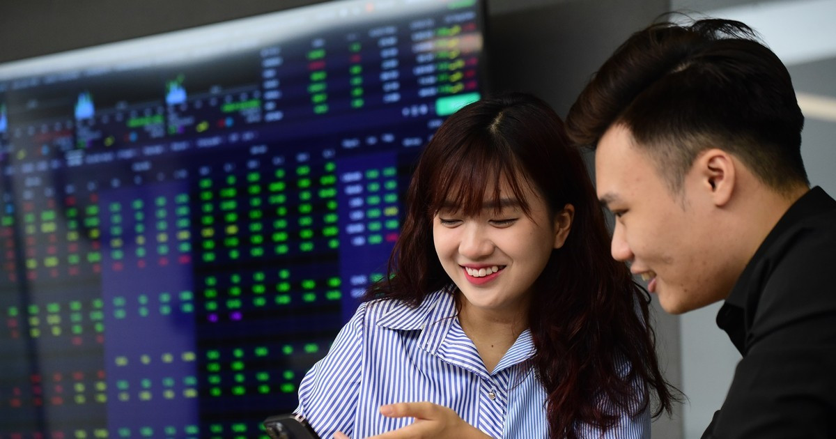 Cổ phiếu thép hút mạnh dòng tiền - Ảnh 1