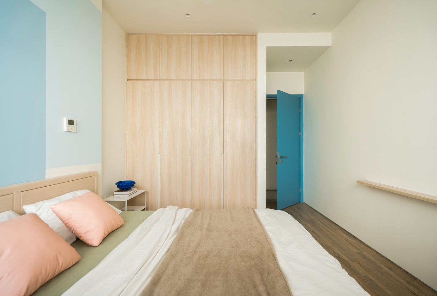 Thiết kế căn hộ 144m2 với gam màu tươi sáng khởi tạo năng lượng tích cực cho gia chủ - Ảnh 11