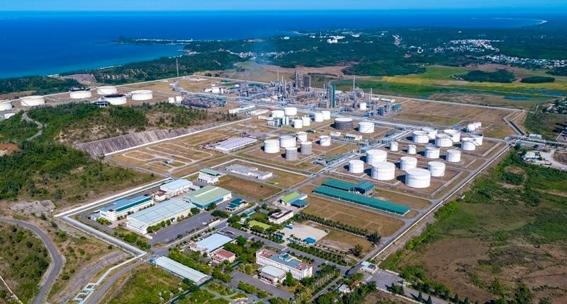 Lọc hoá dầu Bình Sơn (BSR) chuẩn bị phát hành 1,9 tỷ cổ phiếu nâng vốn điều lệ lên hơn 50.000 tỷ đồng, hé lộ tỷ lệ thoái vốn của PVN - Ảnh 1