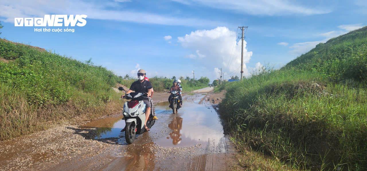 Đường bộ ven biển qua Hải Phòng 3.700 tỷ đồng 'đắp chiếu' sau 8 năm khởi công - Ảnh 16