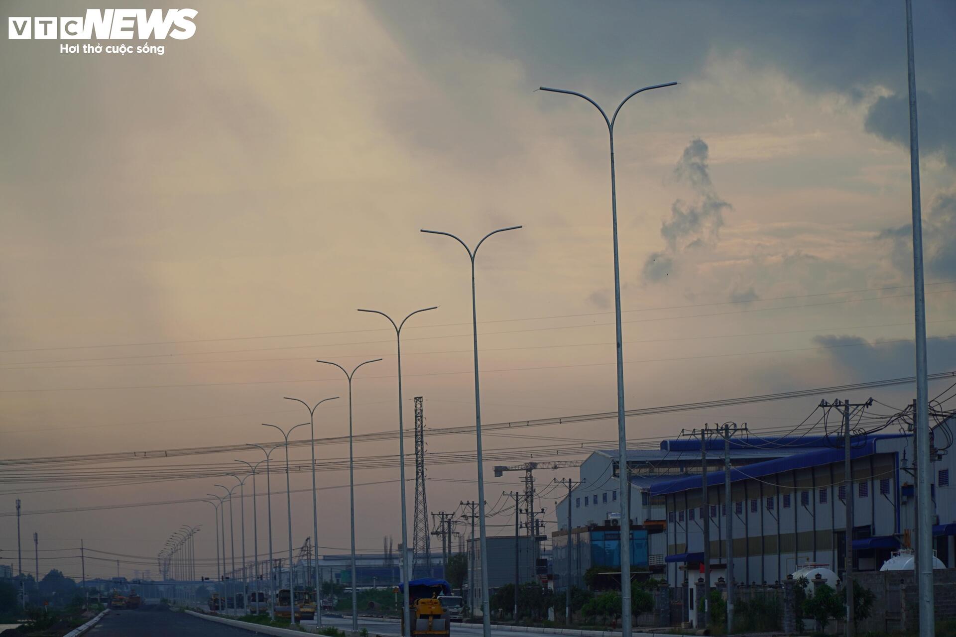 Cận cảnh đường nghìn tỷ kết nối giao thông Tây Ninh với TP.HCM - Ảnh 8