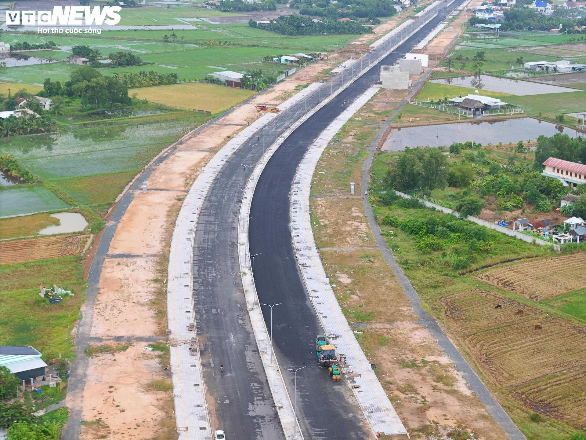 Cận cảnh đường nghìn tỷ kết nối giao thông Tây Ninh với TP.HCM - Ảnh 12