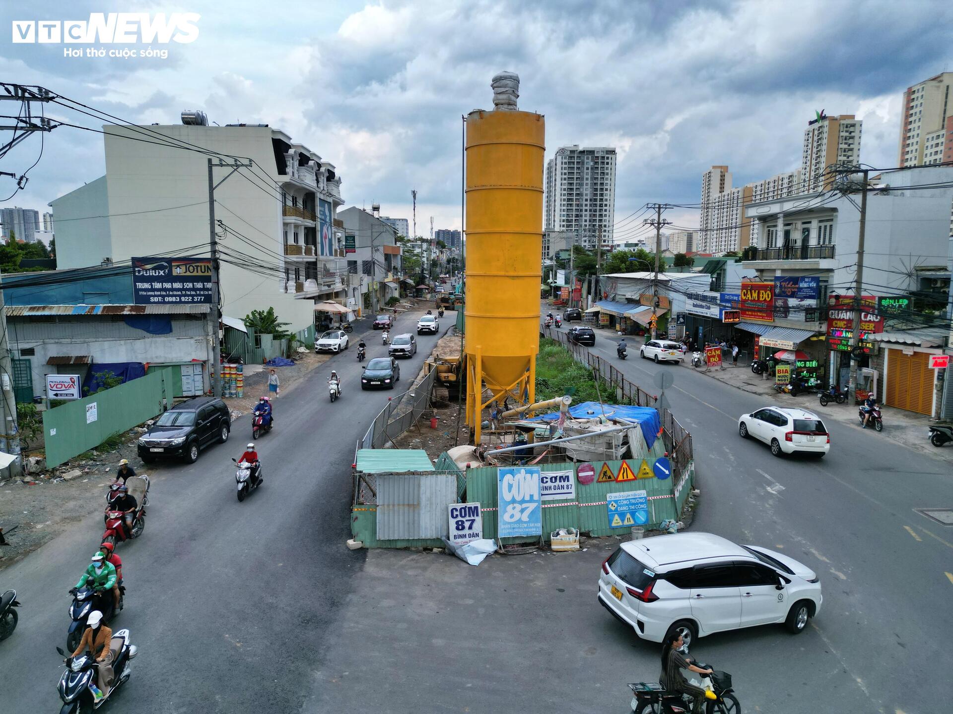 Loạt dự án ở TP.HCM chậm tiến độ, có công trình 10 năm vẫn chưa về đích - Ảnh 3