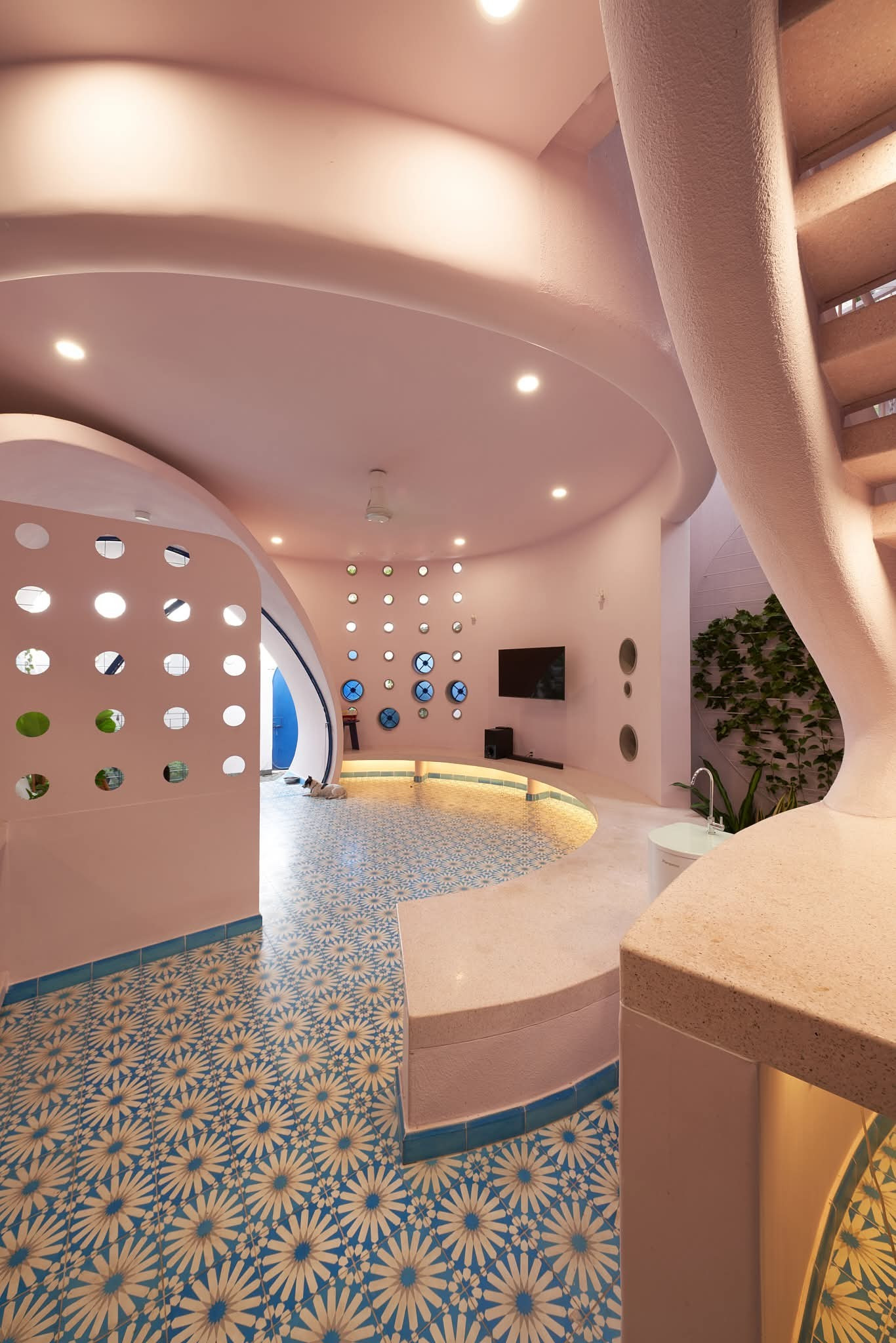 Ngôi nhà 160m2 với gam màu đặc biệt ở TP.HCM - Ảnh 5