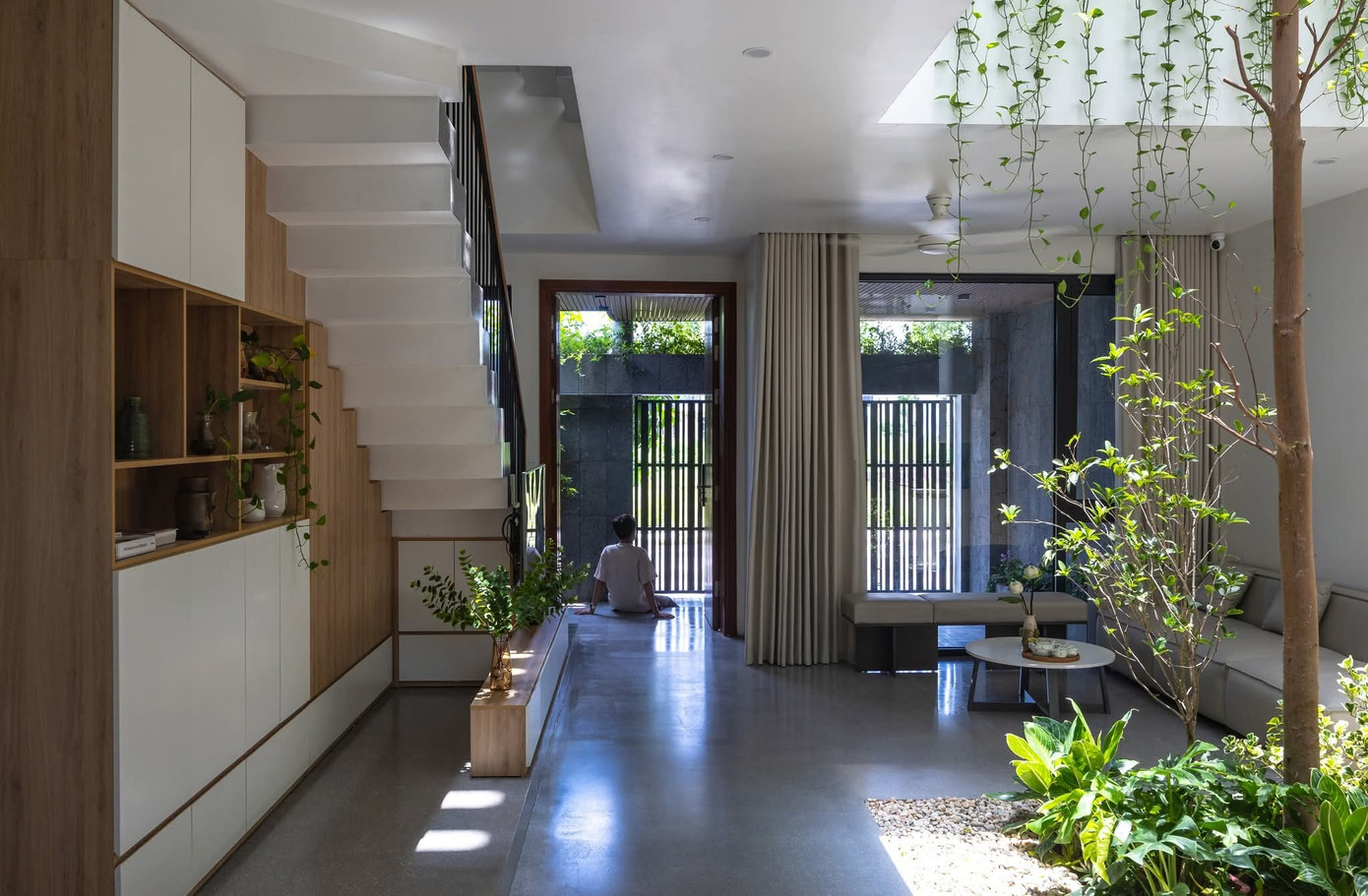Tối ưu thông gió, ánh sáng, kết nối thiên nhiên cho nhà phố 3 tầng - Ảnh 7