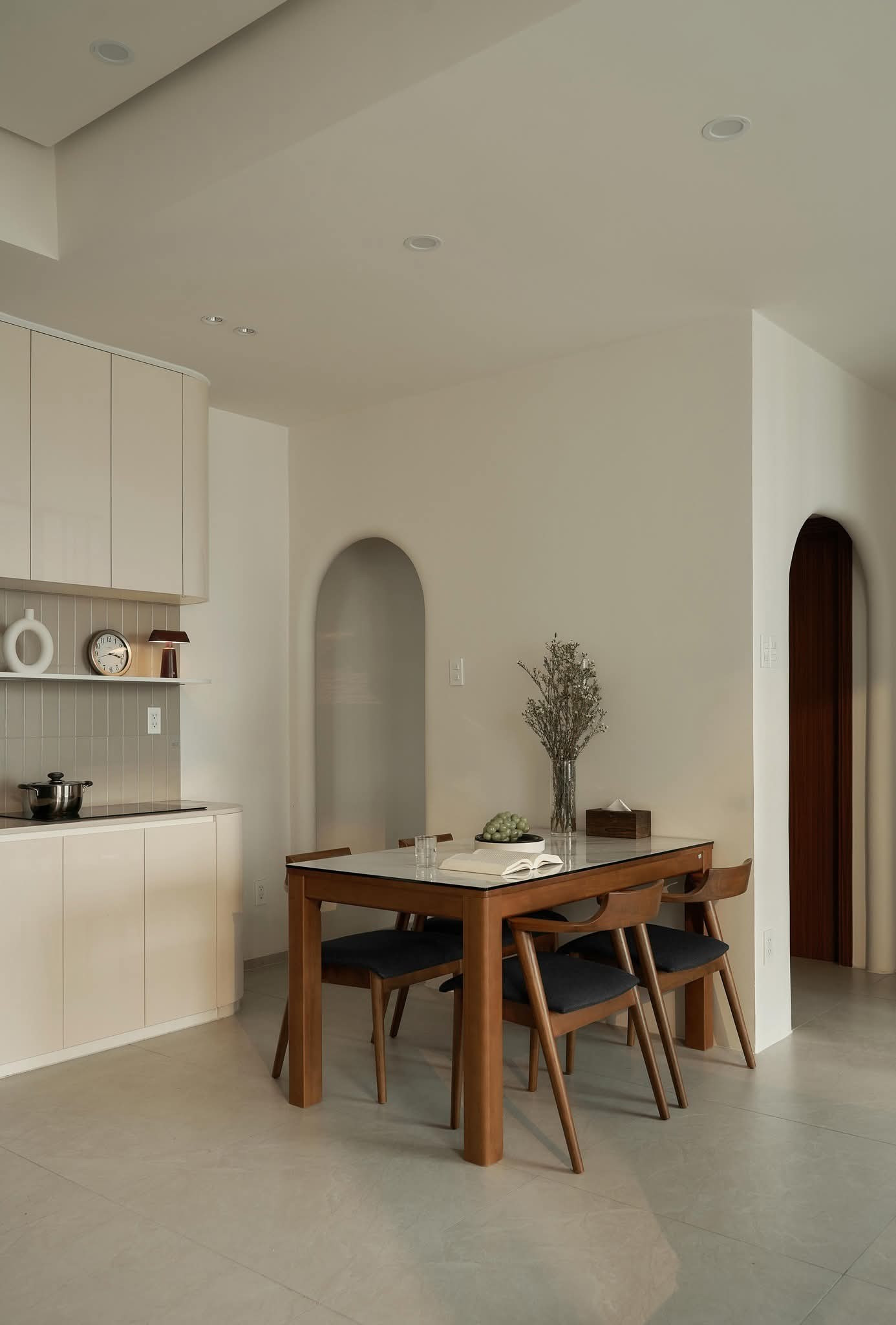 Tối ưu diện tích sử dụng cho căn hộ 64m2 bằng hệ cửa giấu kín - Ảnh 7