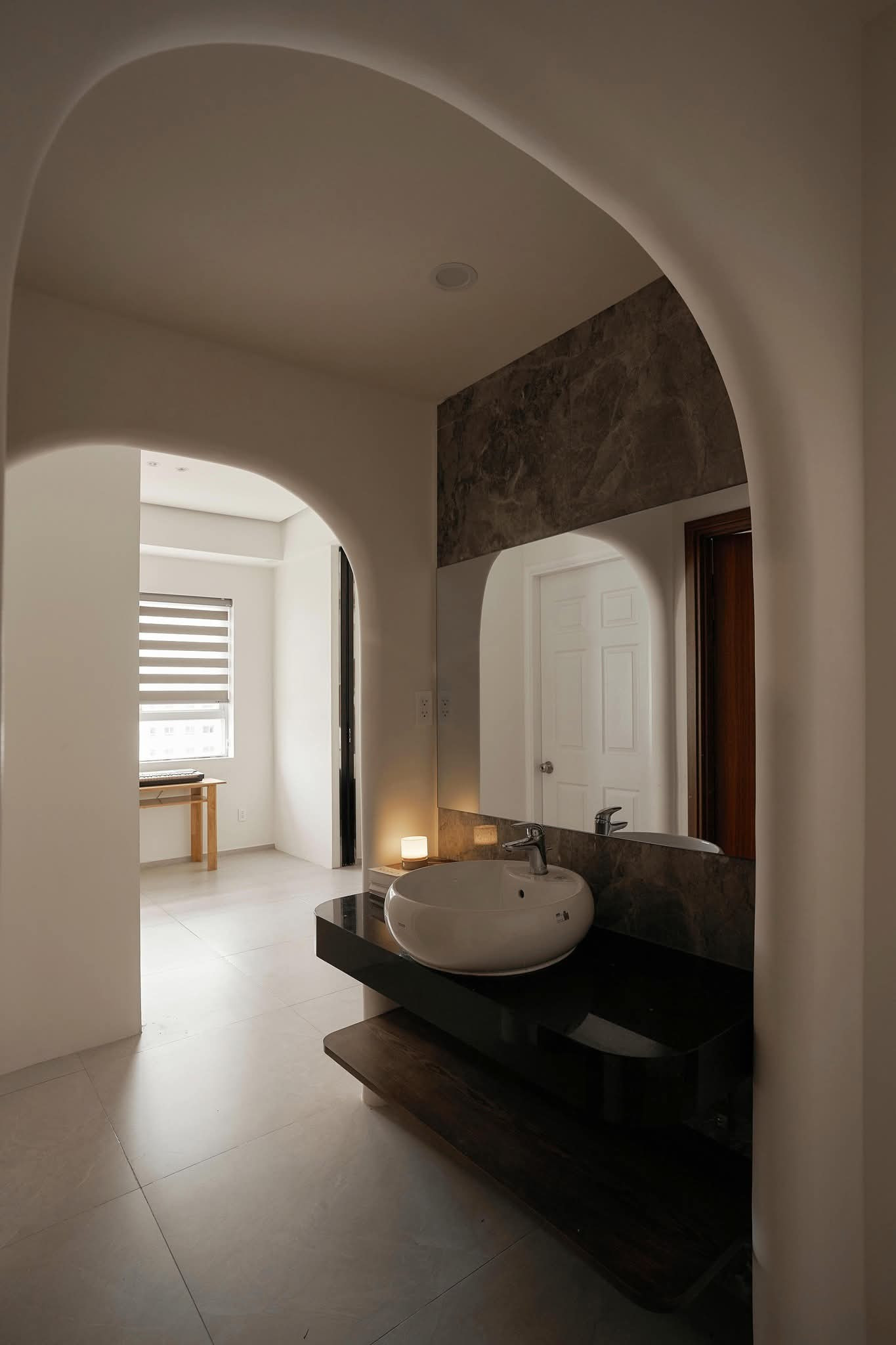 Tối ưu diện tích sử dụng cho căn hộ 64m2 bằng hệ cửa giấu kín - Ảnh 9