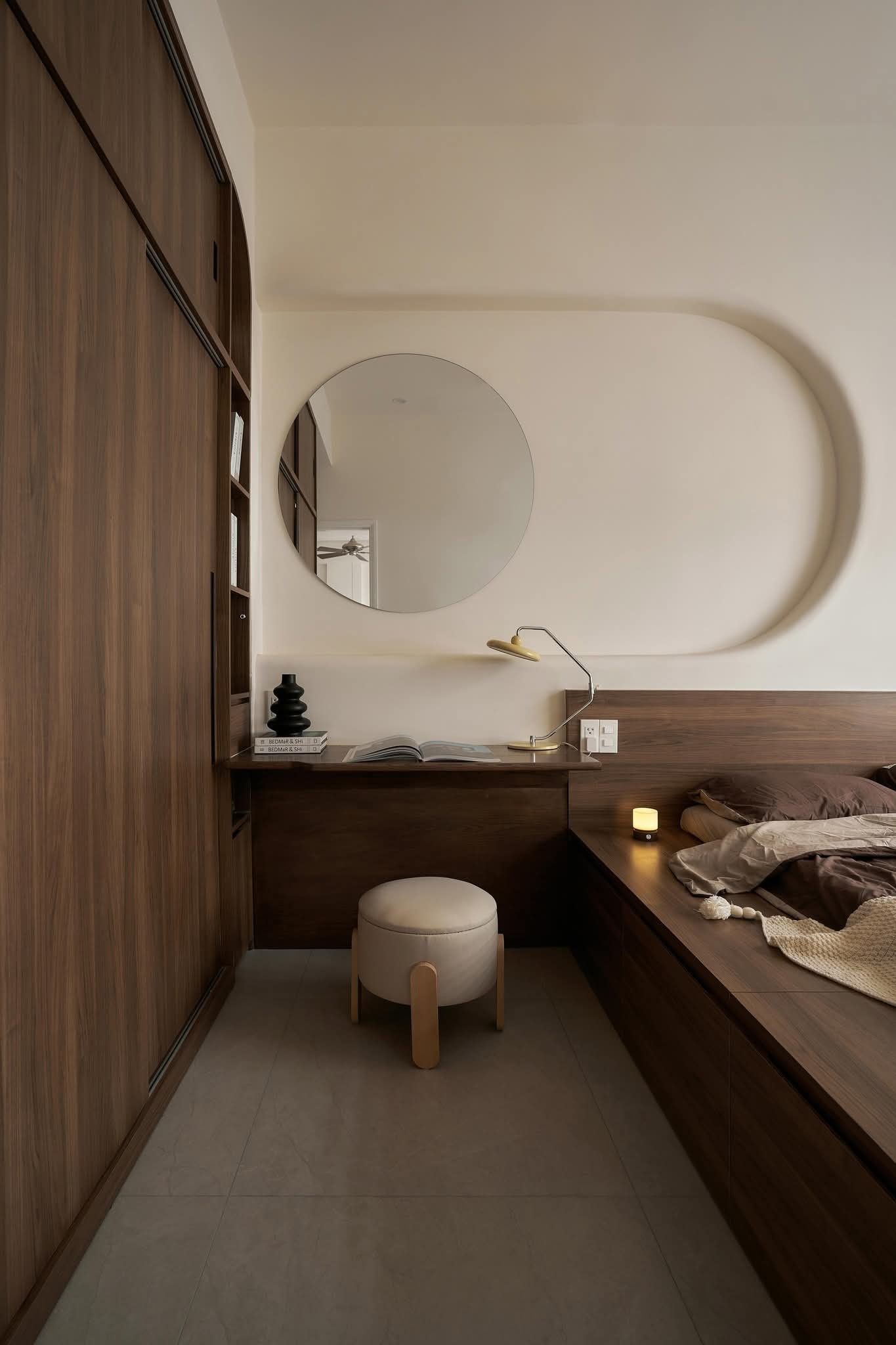 Tối ưu diện tích sử dụng cho căn hộ 64m2 bằng hệ cửa giấu kín - Ảnh 11