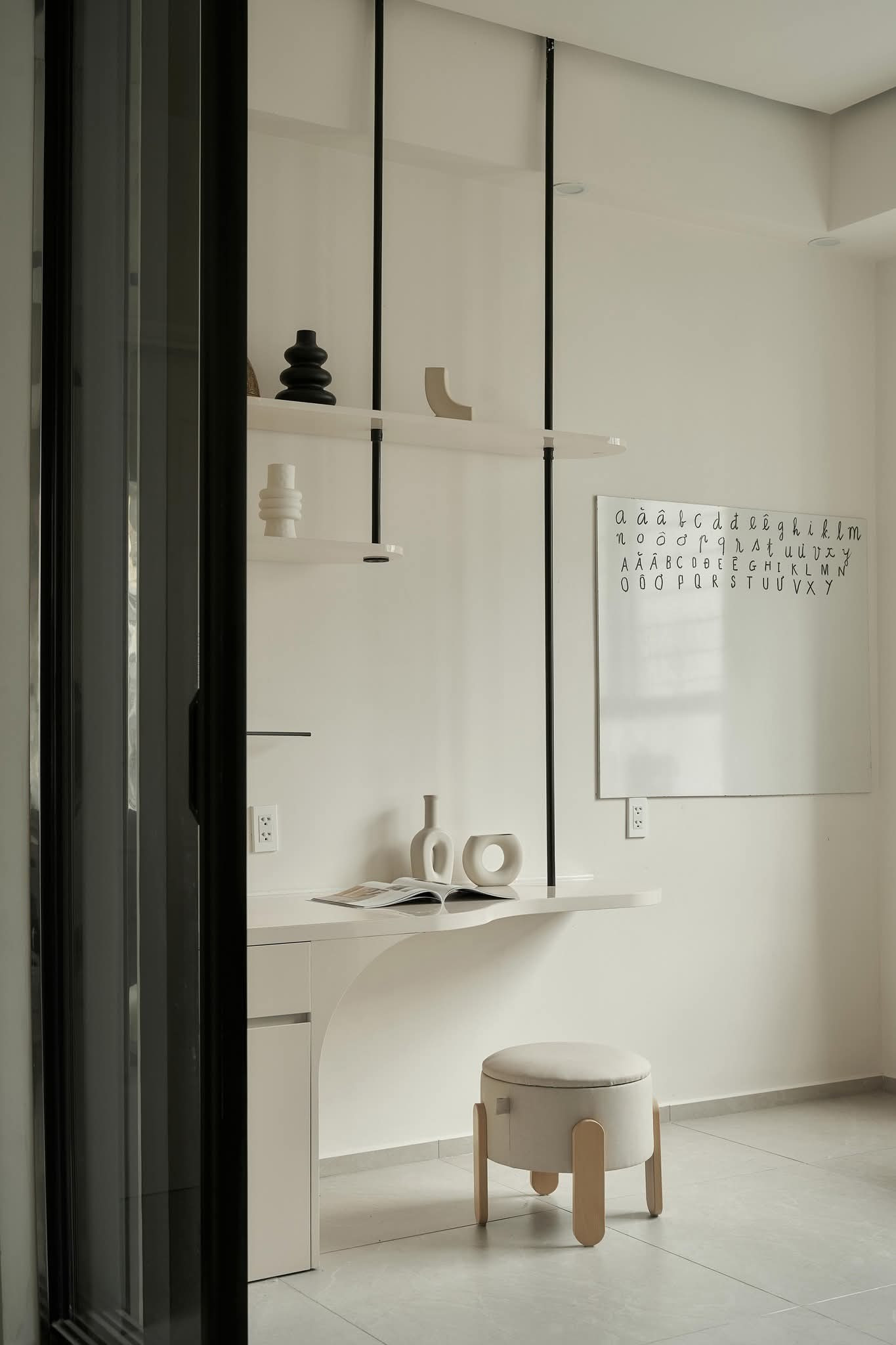 Tối ưu diện tích sử dụng cho căn hộ 64m2 bằng hệ cửa giấu kín - Ảnh 5