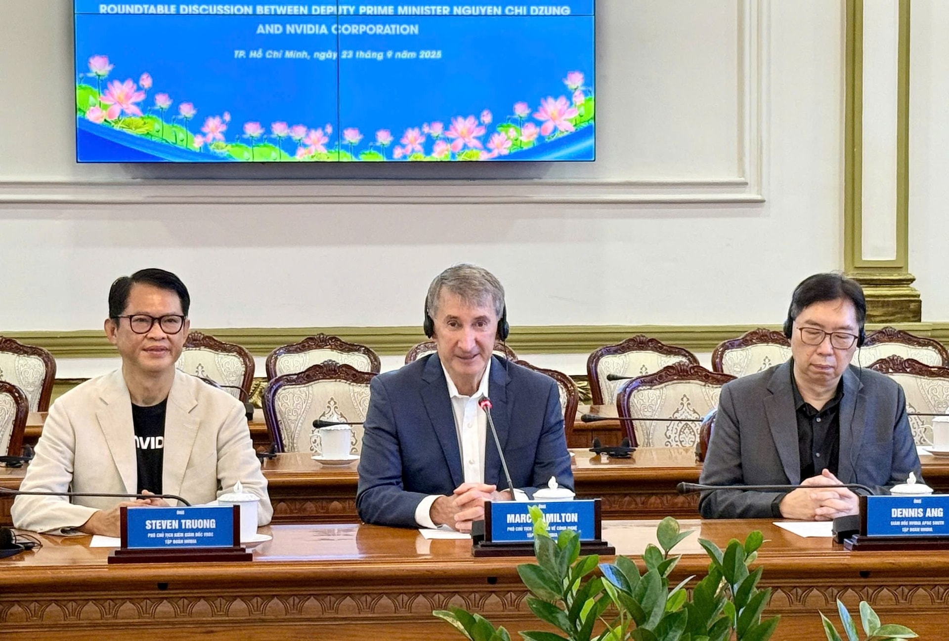 Phó Thủ tướng Nguyễn Chí Dũng muốn NVIDIA đồng hành cùng Việt Nam bứt phá và trỗi dậy về KHCN, phát triển AI có chủ quyền - Ảnh 1