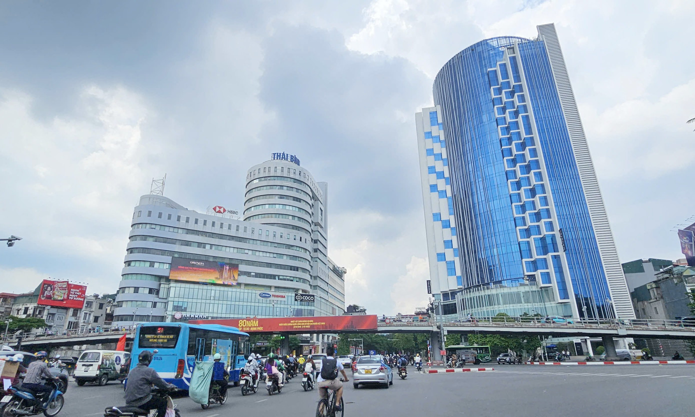 Không phải phố cổ, những tuyến đường ở Hà Nội có giá nhà phố rao bán vượt 1 tỷ đồng/m2 - Ảnh 5