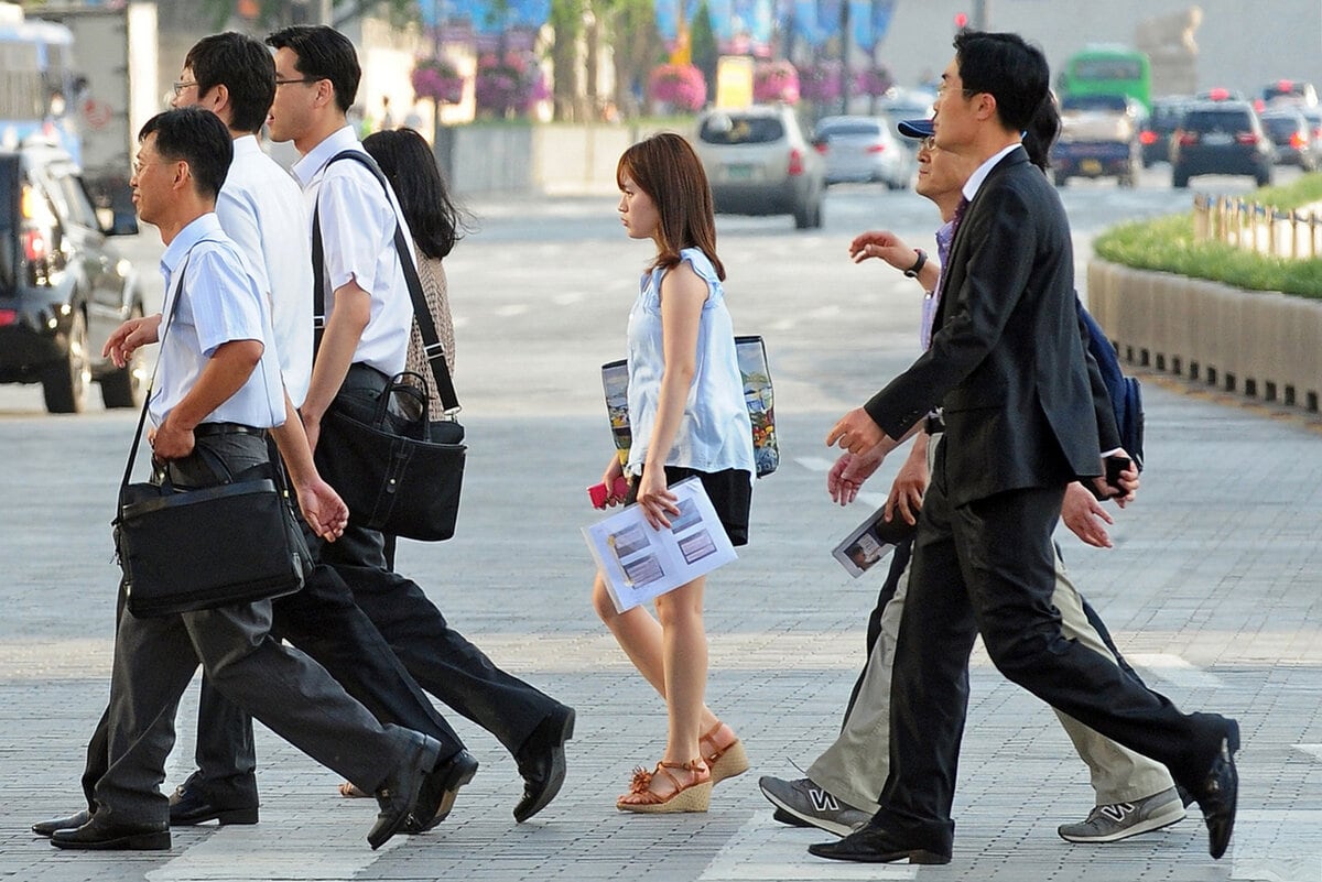 Từ Mỹ, Đức đến Hàn Quốc: Việc làm truyền thống đang bị bào mòn - Ảnh 2