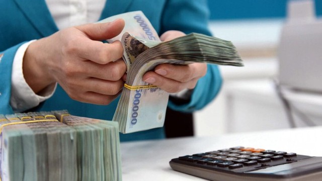 Chuyện lạ trên thị trường tiền tệ Việt Nam: Điều gì đang diễn ra? - Ảnh 1