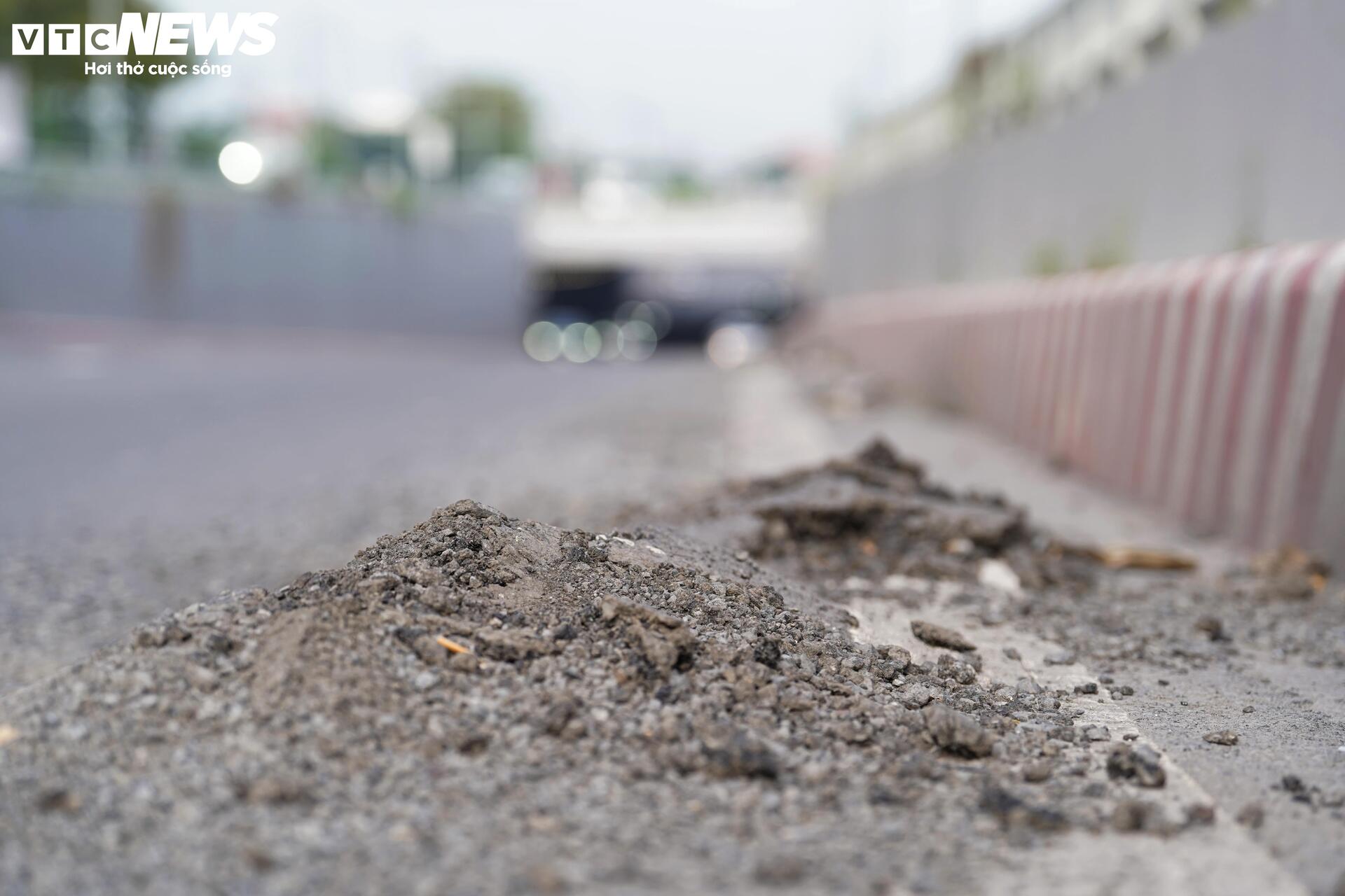 Sau 9 tháng thông xe, hầm chui 800 tỷ ở TP.HCM xuất hiện nhiều ổ voi, ổ gà - Ảnh 7