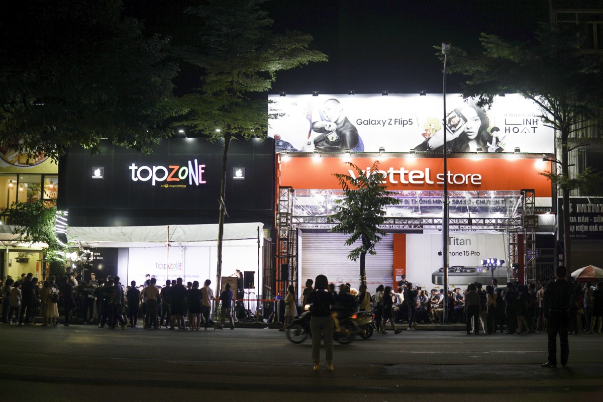 Hết thời kiếm lời hàng chục triệu đồng nhờ "xách tay" iPhone - Ảnh 2