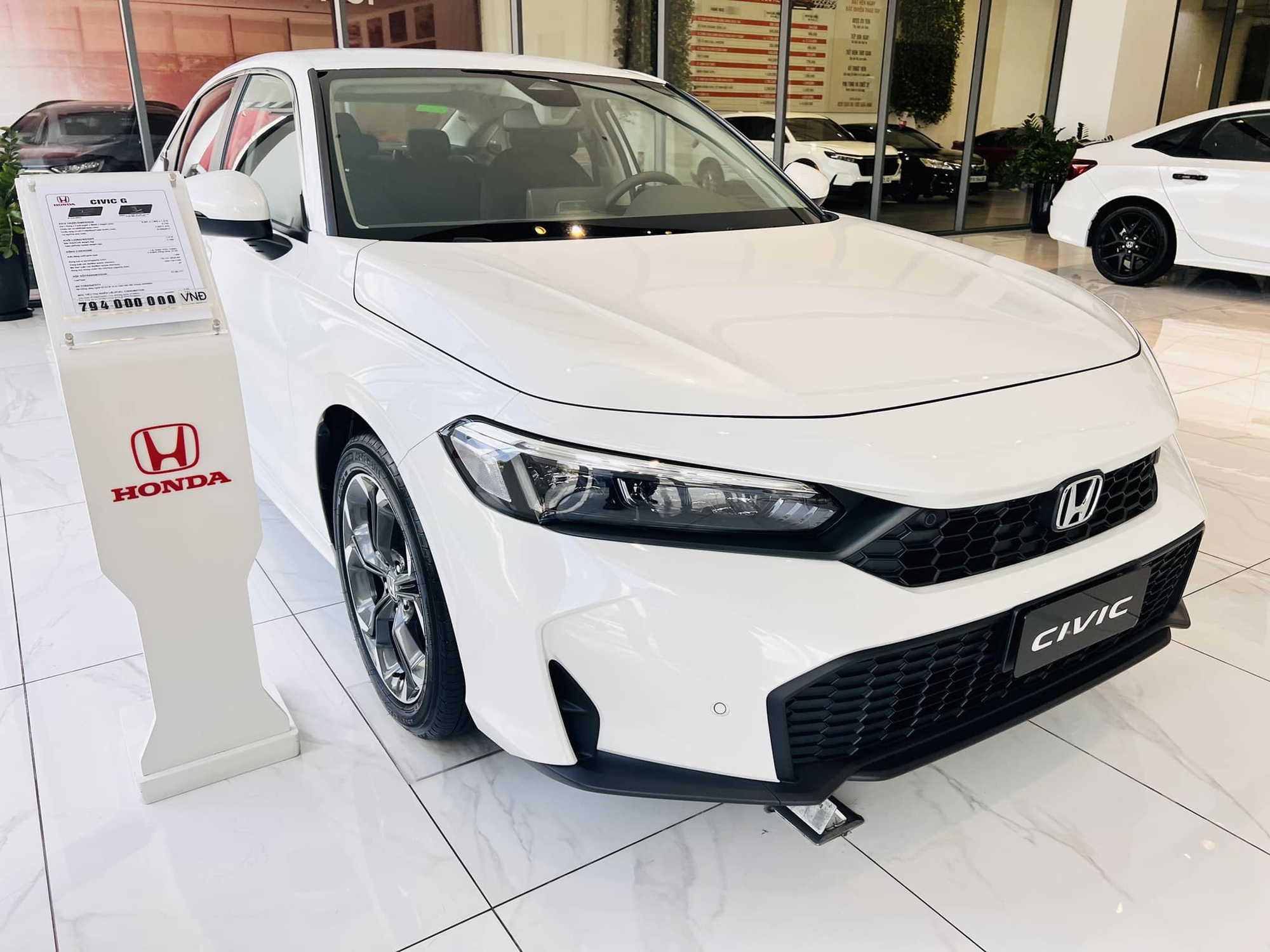 'Tháng Ngâu' tới và đây là loạt xe giảm giá 'khủng' tại Việt Nam: Đủ xe Nhật Hàn Đức, từ phổ thông đến thể thao hiệu suất cao, có mẫu giảm cả tỷ đồng - Ảnh 4