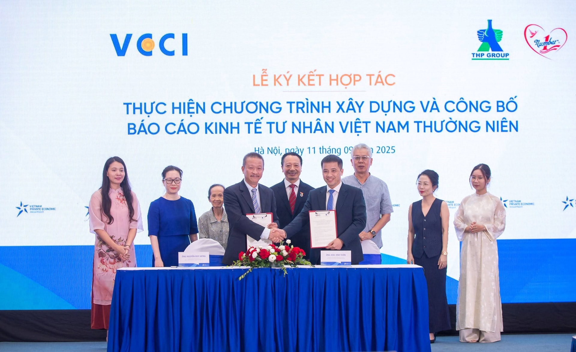 VCCI và Tập đoàn Tân Hiệp Phát hợp tác triển khai sáng kiến Báo cáo Kinh tế tư nhân Việt Nam thường niên - Ảnh 1