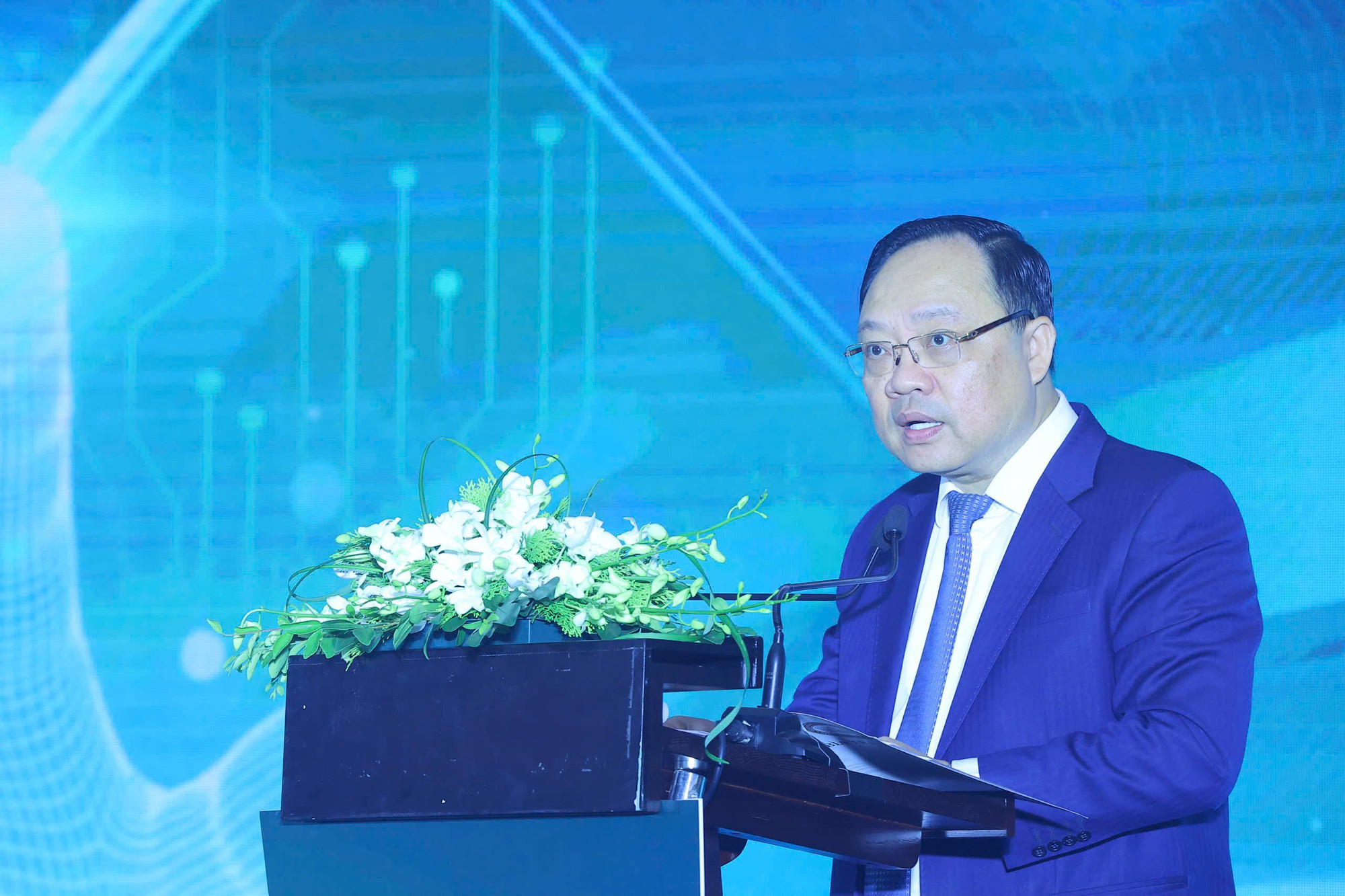 Sắp tới, người Việt Nam đi du lịch Trung Quốc, Hàn Quốc, Singapore, Ấn Độ, Đài Loan sẽ không phải đổi ngoại tệ, có thể sử dụng trực tiếp tài khoản ngân hàng trong nước để thanh toán - Ảnh 1