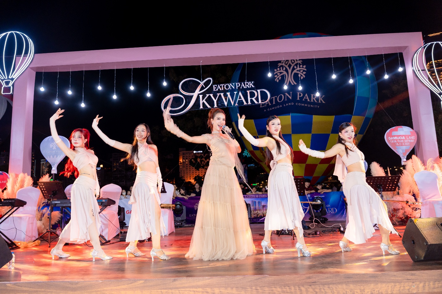 Eaton Park Skyward: Sự kiện bùng nổ, khẳng định biểu tượng hạng sang - Ảnh 1
